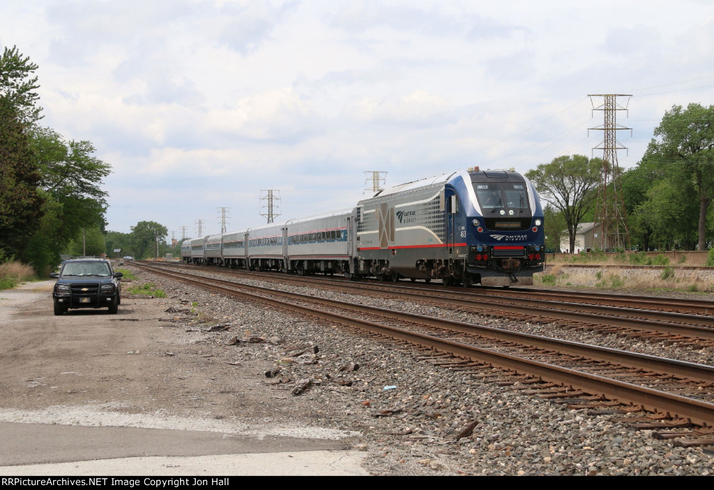 A single Charger leads 352 eastward bound for Michigan